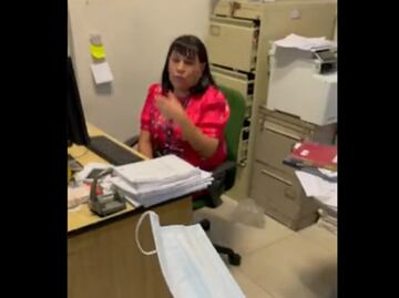 Jorge D'Alessio exhibe que funcionaria del MP de Naucalpan no se pone el cubrebocas