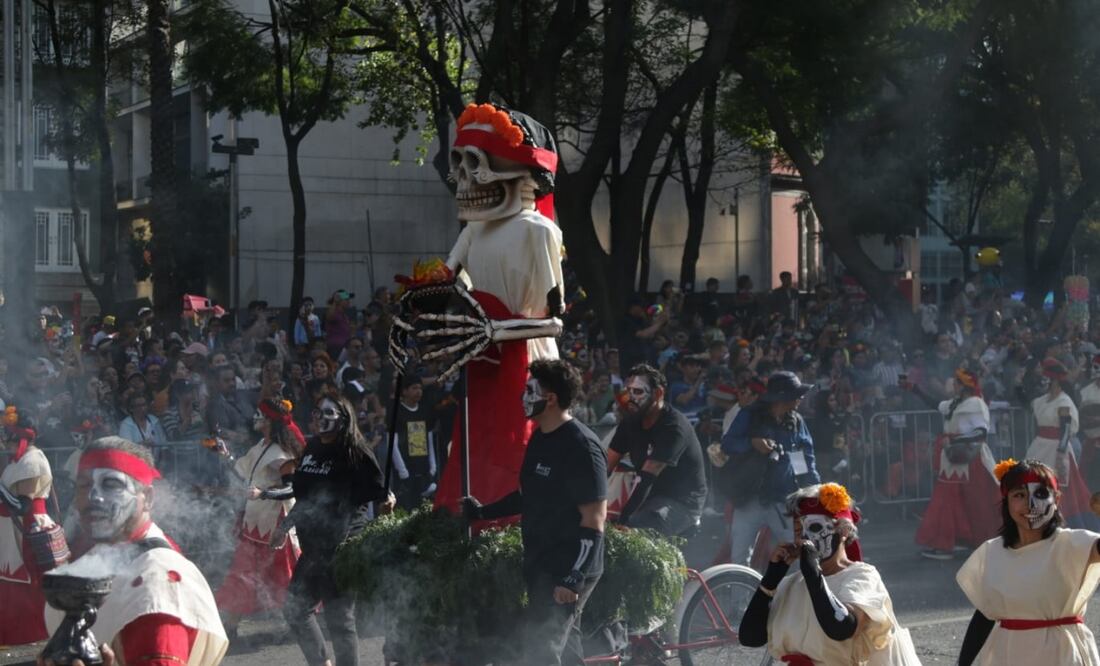 Inicia el desfile de Día de Muertos en avenida Paseo de la Reforma. Foto: Carlos Mejia / EL UNIVERSAL