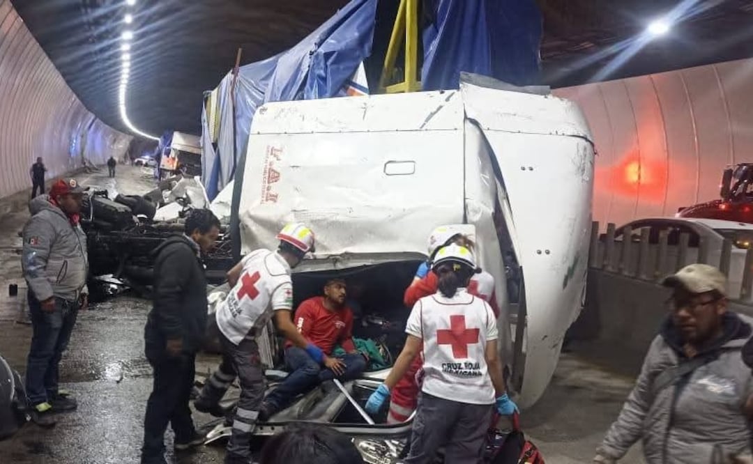 Accidente en autopista México-Naucalpan deja 13 personas heridas(10/07/2025). Foto: Especial