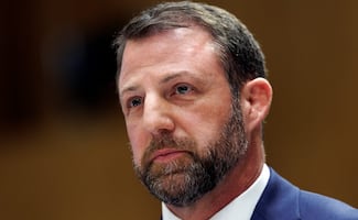 Avanza en Senado nombramiento de Mullin para Seguridad Nacional; republicano se opone a la nominación