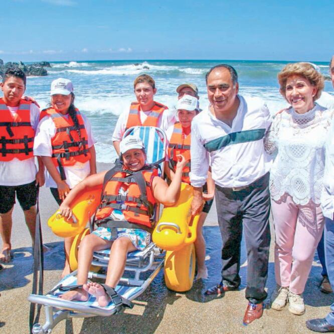 El gobernador Héctor Astudillo reconoce el apoyo y la solidaridad del presidente Enrique Peña Nieto para la realización de esta obra en las bahías de Papanoa, en Técpan de Galeana. ESPECIAL