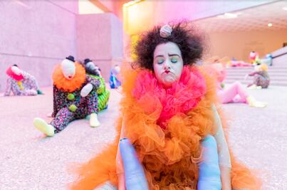 Chula The Clown convive con la soledad de los payasos de Ugo Rondinone, en el Tamayo