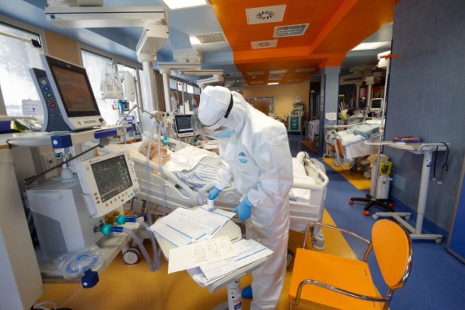 Deficiencias en hospitales asolan a pacientes de coronvirus en el sur de Italia