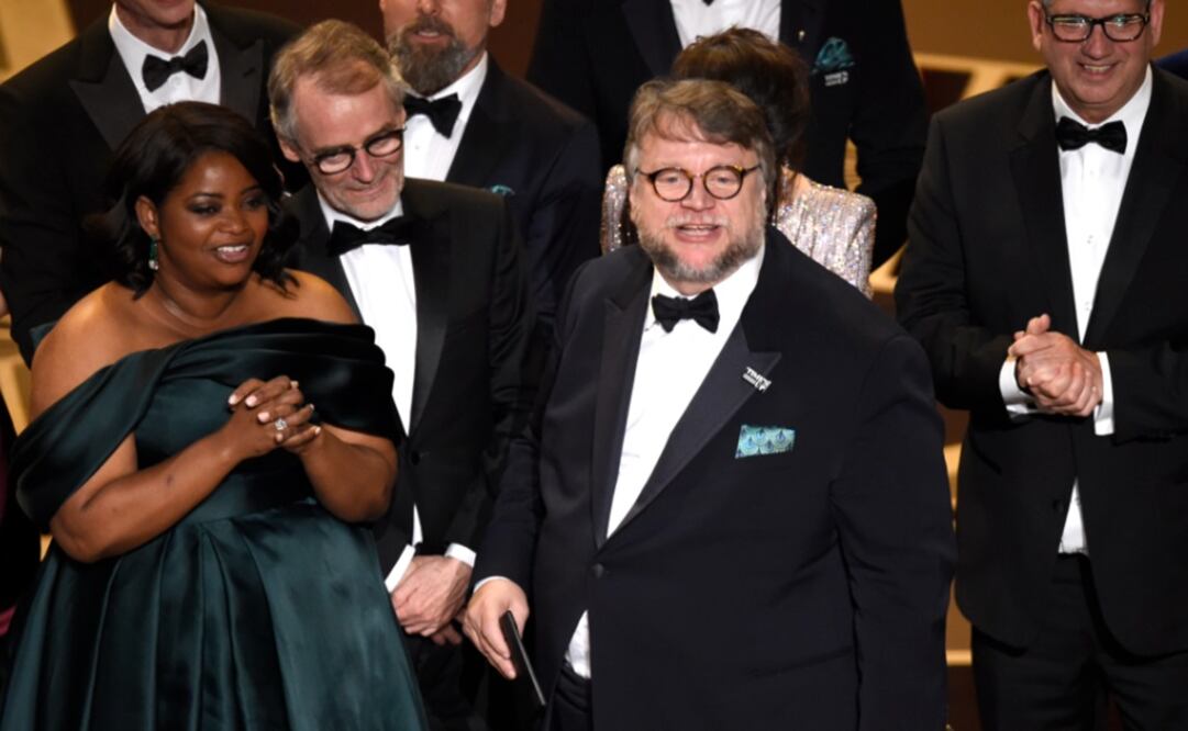 Guillermo del Toro se alzó como Mejor Director FOTO: AP