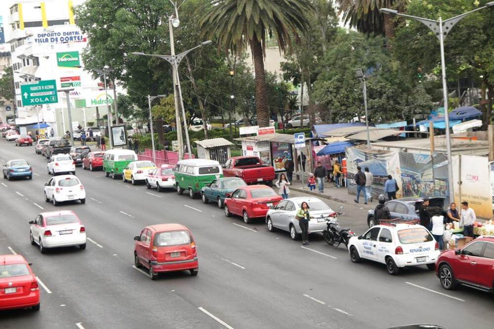 Gasolinera de Calzada de Tlalpan y calle plaza Victoria. Foto: Luis Cortés