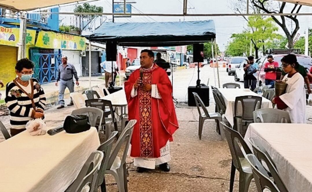 El sacerdote Héctor Alejandro Pérez fue atacado al salir de la casa parroquial, en la colonia Gaviotas Sur. Foto: Especial