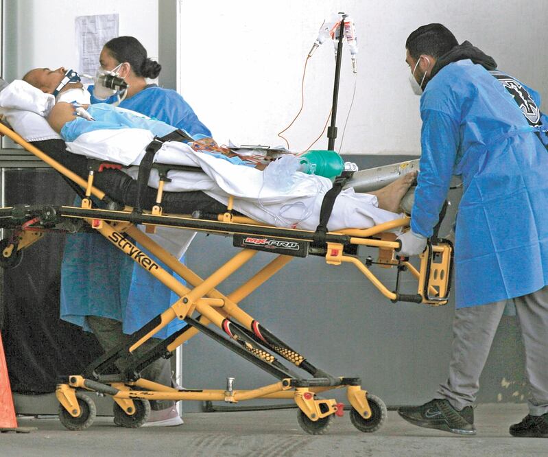 De acuerdo con el reporte técnico diario de la Secretaría de Salud, al corte de ayer, México llegó a un millón 763 mil 219 contagios. LUIS TORRES. EFE