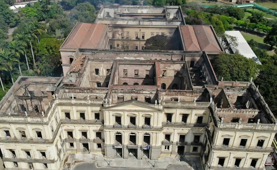 En esta fotografía de archivo del 3 de septiembre de 2018 el Museo Nacional tras un incendio nocturno en Río de Janeiro, Brasil. Foto: AP/Mario Lobao, archivo