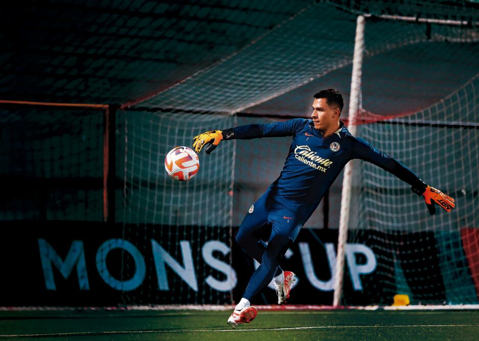 Luis Ángel Malagón tiene el visto bueno de las leyendas. Foto: Club América