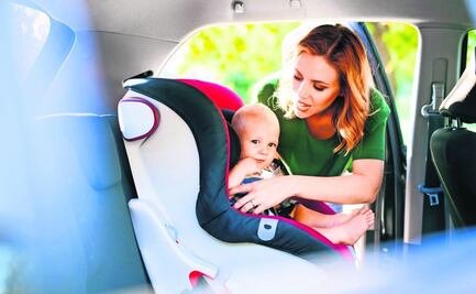 Advierten  riesgos en sillas de bebé para autos