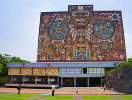 Facultad de Filosofía, Senado y Asociación Filosófica de México preparan conversatorios por el Día de la Filosofía