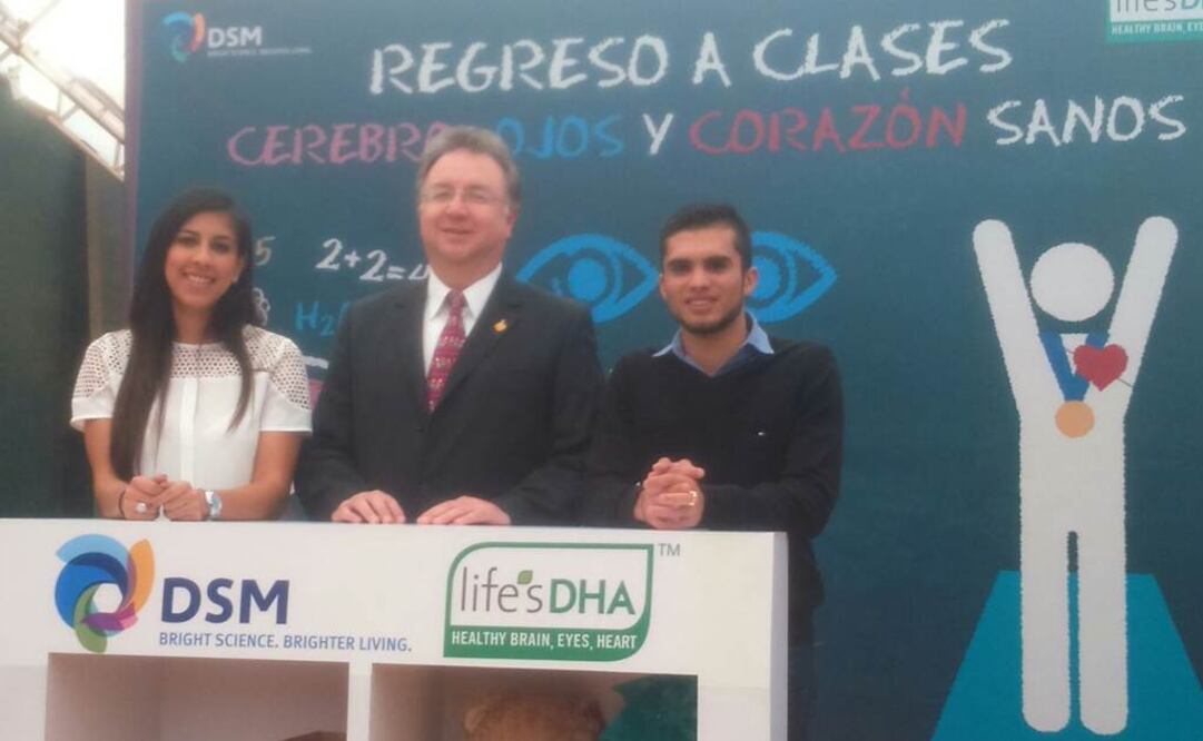 Iván García durante el evento "Regreso a clases: cerebro, ojos y corazón sanos". Christian Mendoza