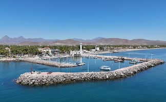 Sheinbaum va por revocar decreto del puerto de altura en Loreto; busca blindar ecosistema del Parque Nacional Bahía de Loreto