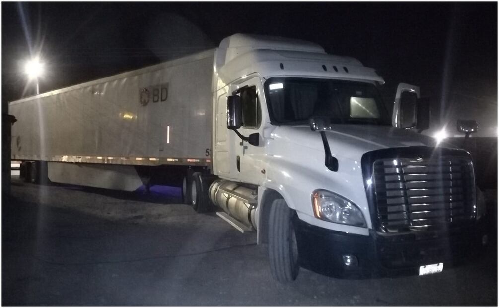 Los 27 migrantes a bordo de un tráiler provenían de El Salvador, Honduras y Guatemala (31/10/2024). Foto: Especial