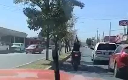 Acompañan cortejo fúnebre con ráfaga de disparos en Culiacán