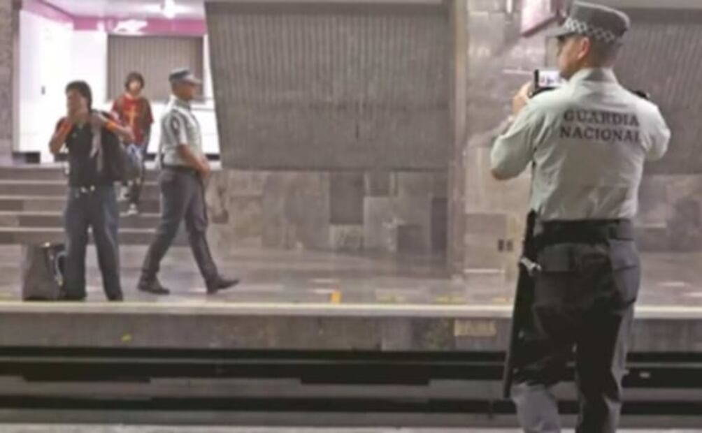 Dos detenciones polémicas, una protesta y celulares grabando, así han sido los primeros días de la GN en el Metro