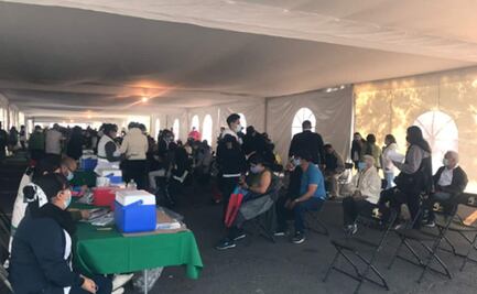 "Gracias a Dios ya hay vacunas", dicen abuelitos tras recibir dosis de refuerzo contra Covid