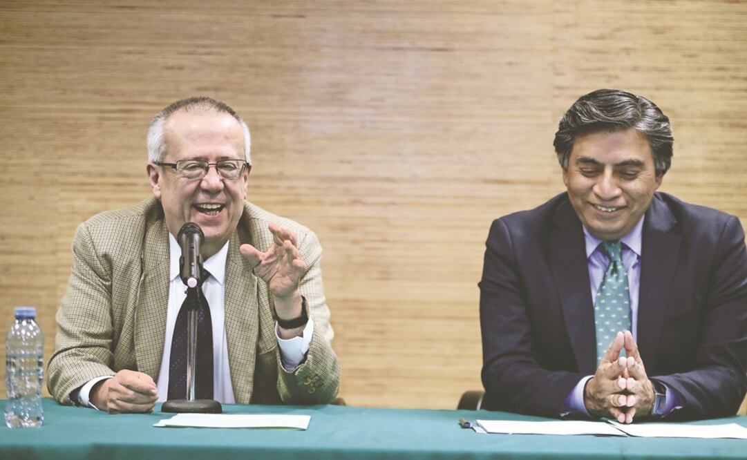En conferencia de prensa, el futuro secretario de Hacienda, Carlos Urzúa (izq.), anunció la postulación de Gerardo Esquivel a Banxico. Foto: ALEJANDRA LEYVA EL UNIVERSAL