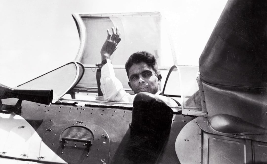 Francisco Sarabia, piloto nacido el 3 de julio de 1900 en Ciudad Lerdo, Durango. Se convirtió en uno de los aviadores más importantes de su generación, con impresionantes récords de velocidad e interés por nuevas rutas aéreas. Foto: Archivo EL UNIVERSAL.