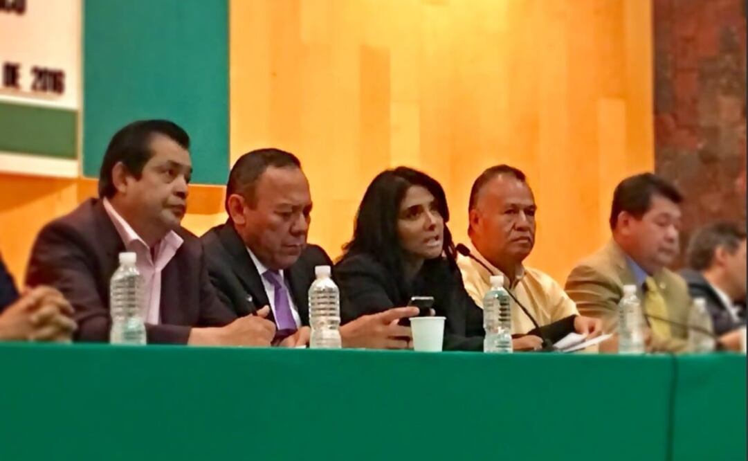 Barrales se reunió con diputados y alcaldes de su partido para revisar los recortes presupuestales. /Tomada de @Ale_BarralesM