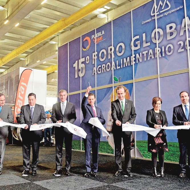 El presidente Enrique Peña Nieto inauguró el XV Foro Global Agroalimentario 2018, en Puebla, donde destacó los avances en el rubro (PRESIDENCIA)