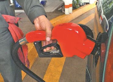 Hacienda devuelve el subsidio a gasolina Premium desde hoy