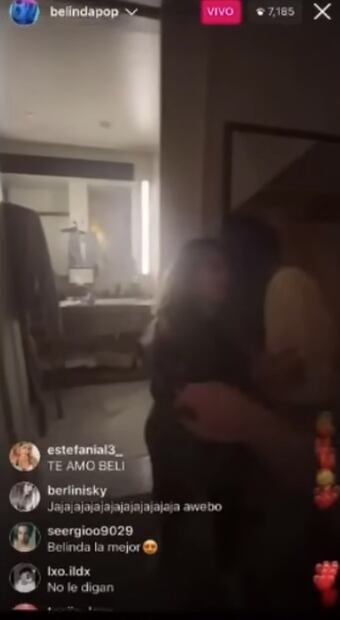 Fans cachan a Belinda... ¿pasada de copas? 