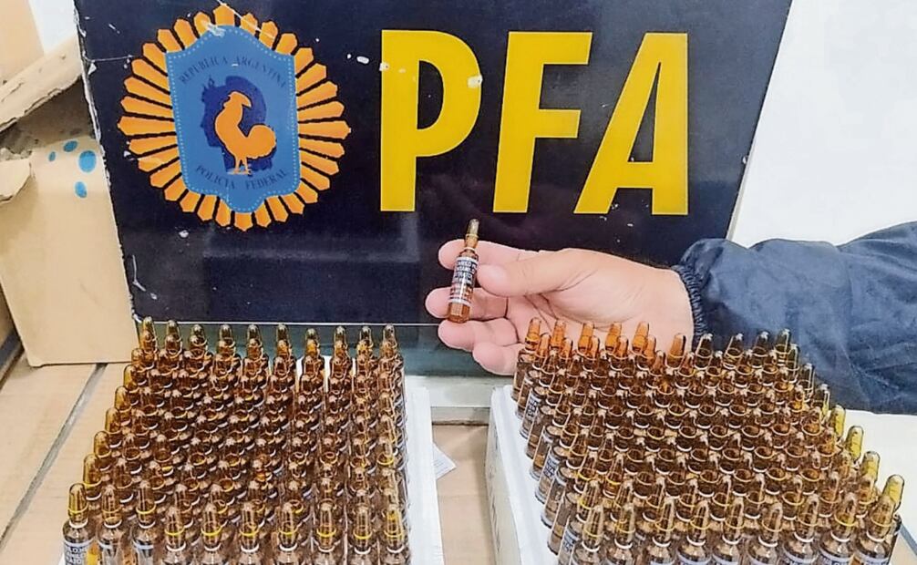 Ampolletas de fentanilo incautadas en operativo policial en Rosario, provincia de Santa Fe, Argentina, el 20 de mayo pasado. Foto: AFP