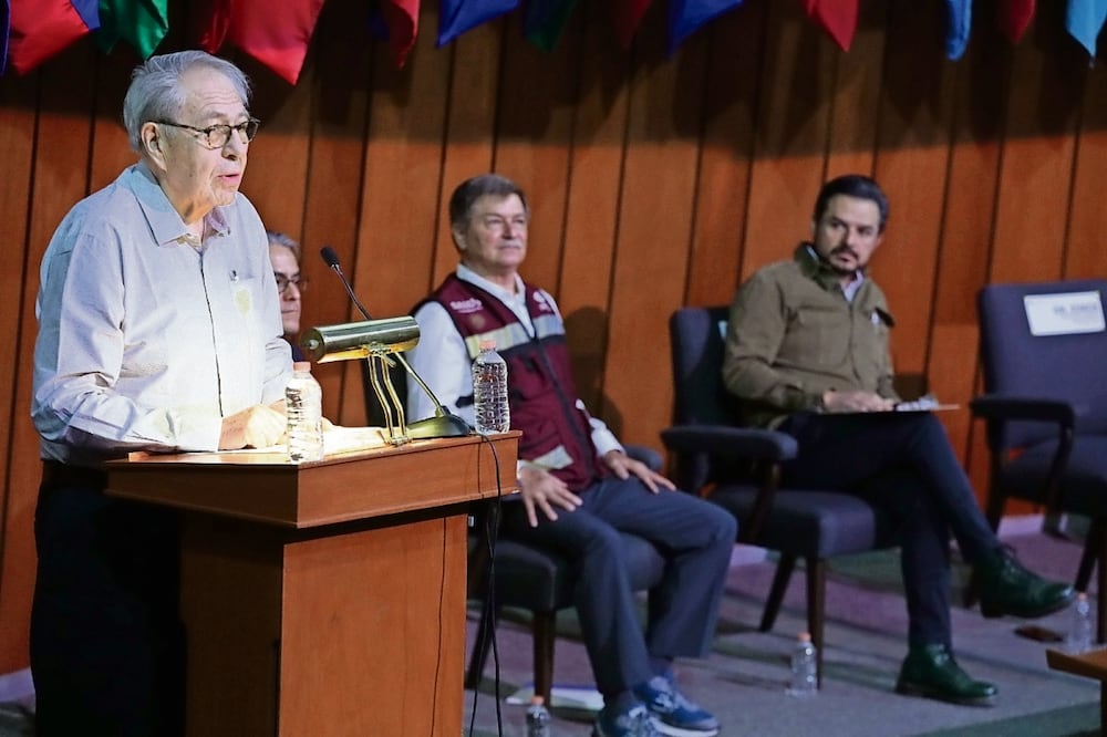 Jorge Alcocer dijo que la Megafarmacia está preparada para abastecer medicamentos. Foto: Especial