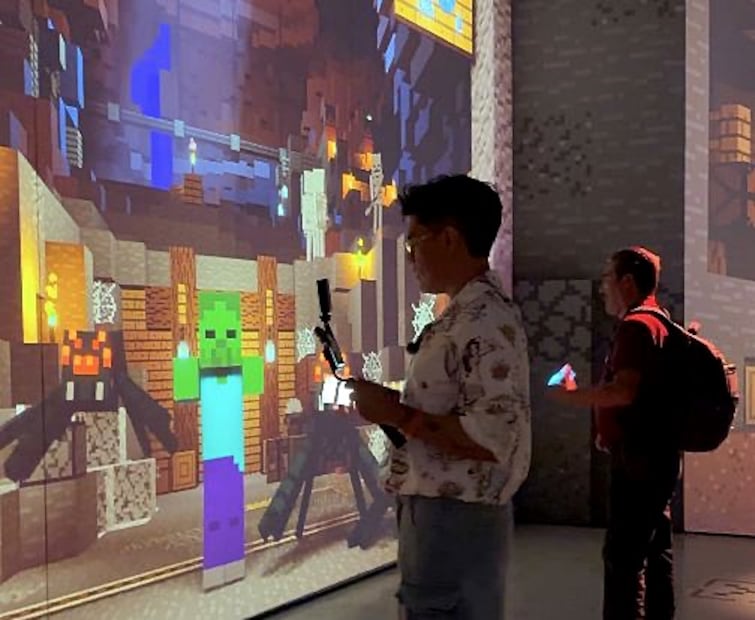 En esta experiencia el universo de Minecraft deja de existir únicamente en la pantalla. Foto: Dazel Sarabia / EL UNIVERSAL