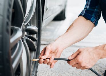 Qué presión deben tener las llantas del coche en carretera