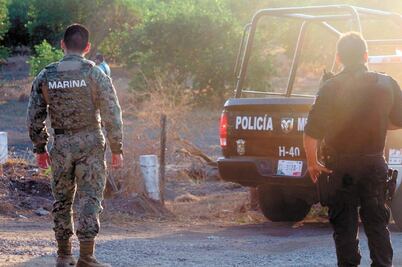 Encuentran cuatro fosas clandestinas en Tecomán