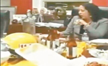 Baja California: Captan a alcaldesa con fiesta y música en su despacho