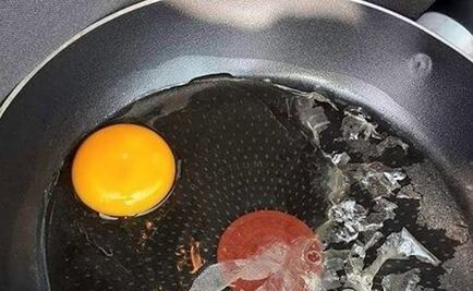 Esto es lo que pasa si dejas un huevo dentro de un coche en un día caluroso