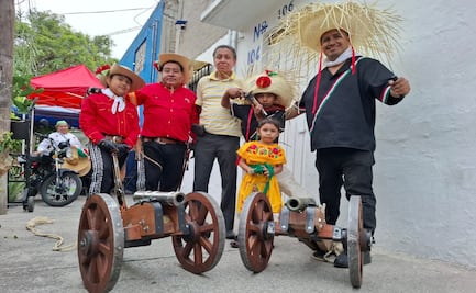 Familia Alpide da vida a la Batalla de Puebla; fabrican cañones que retumban en el Peñón de los Baños