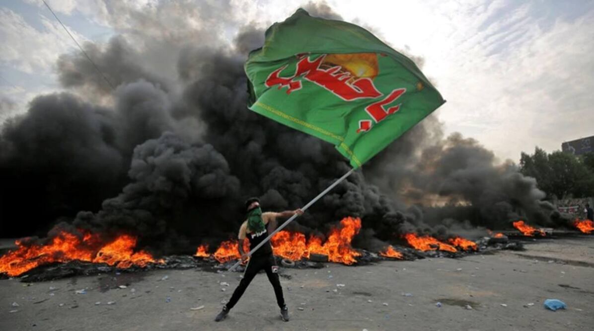 Tras una jornada de protestas violentas en Irak, se reportan decenas de manifestantes heridos. Foto: AFP