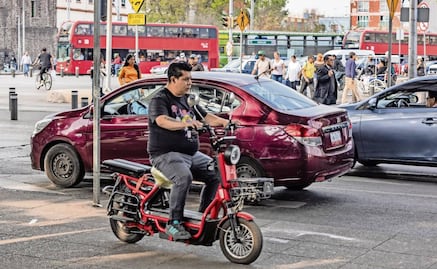 Buscan regular pago de trámites de scooters y bicis eléctricas en CDMX; iniciativa de ley fija costos de placas y licencias