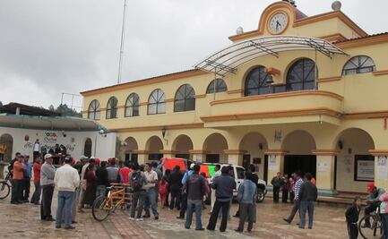 Queman al menos 10 viviendas en Oxchuc, Chiapas por disputa del gobierno