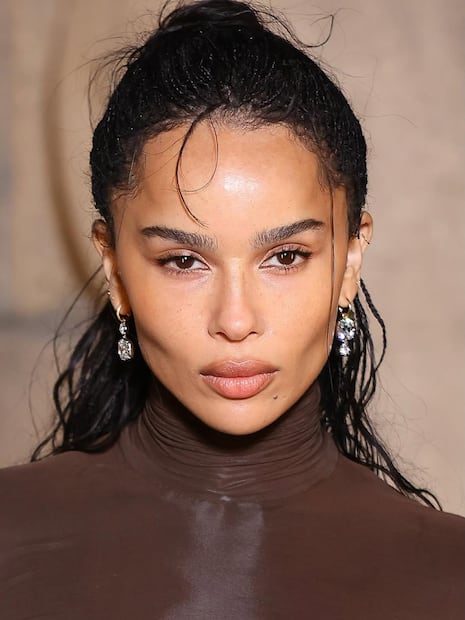Zoe Kravitz con una coleta semirecogida. Foto: Instagram @zoeisabellakravitz