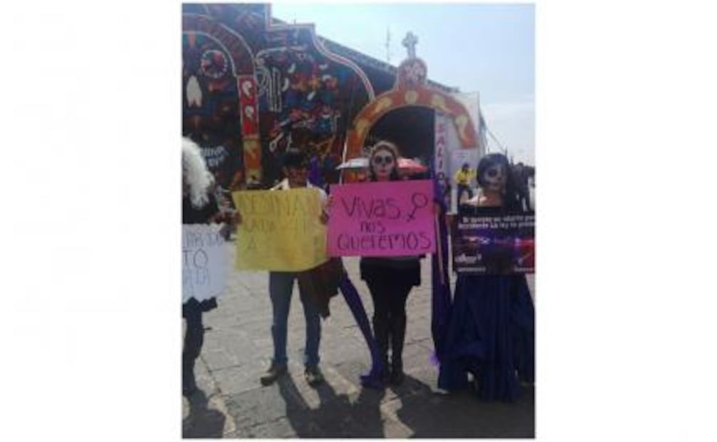 Catrinas marchan en repudio a los feminicidios en Hidalgo
