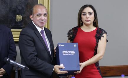 Entregan Paquete Hacendario para 2019 en Hidalgo