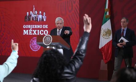 AMLO: Plan económico por coronavirus incluye bajar sueldos a altos funcionarios