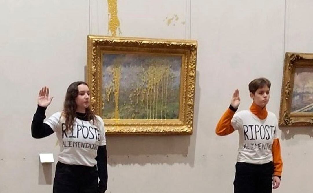 Dos activistas climáticas y sociales lanzaron este sábado sopa contra un cuadro del famoso pintor impresionista Claude Monet expuesto en el Museo de Bellas Artes de Lyon. Foto: EFE