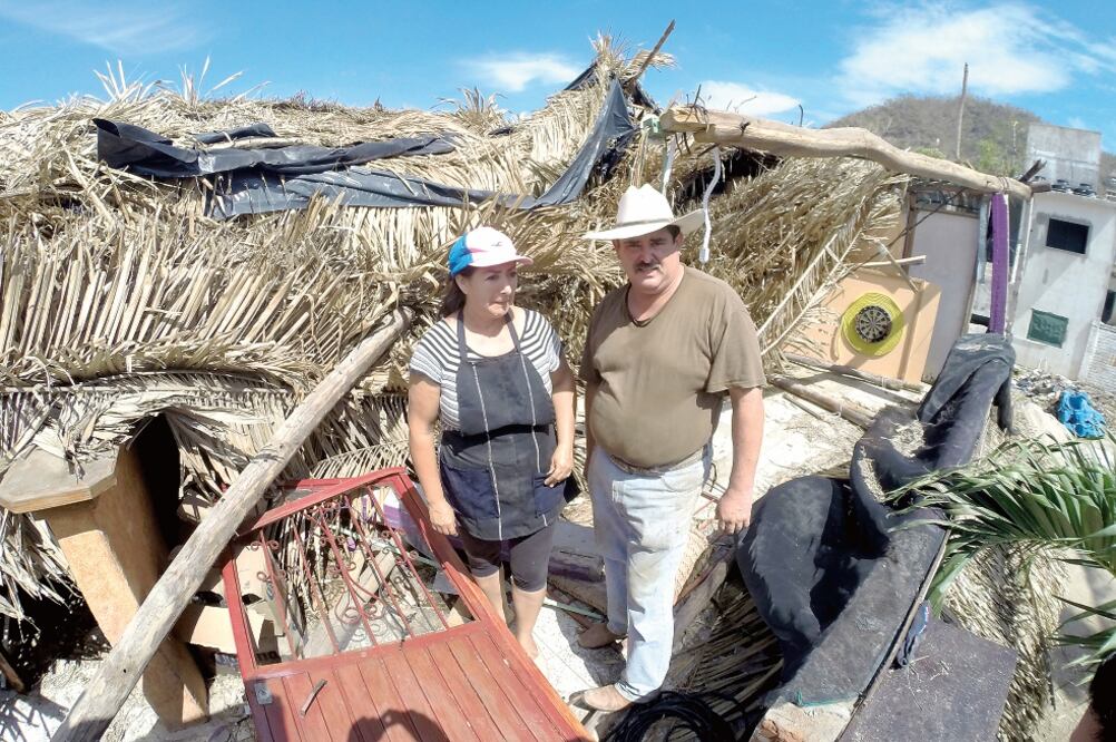 Tras el paso de Patricia por Playa La Manzanilla, pobladores encontraron sus casas destruidas y sus bienes quedaron inservibles (RAMÓN ROMERO. EL UNIVERSAL)
