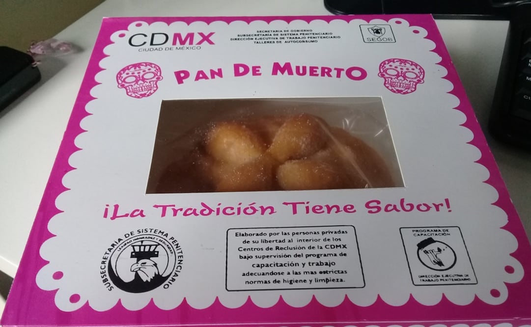 Elaboran reclusos de CDMX pan de muerto