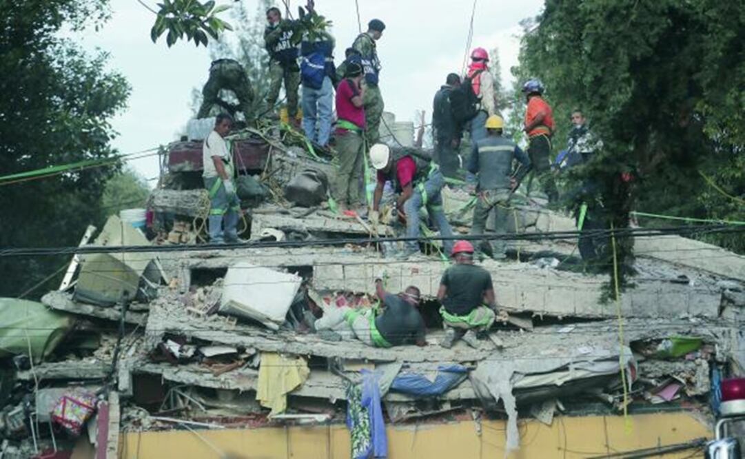 Rescue efforts in collapsed building - File photo/EL UNIVERSAL