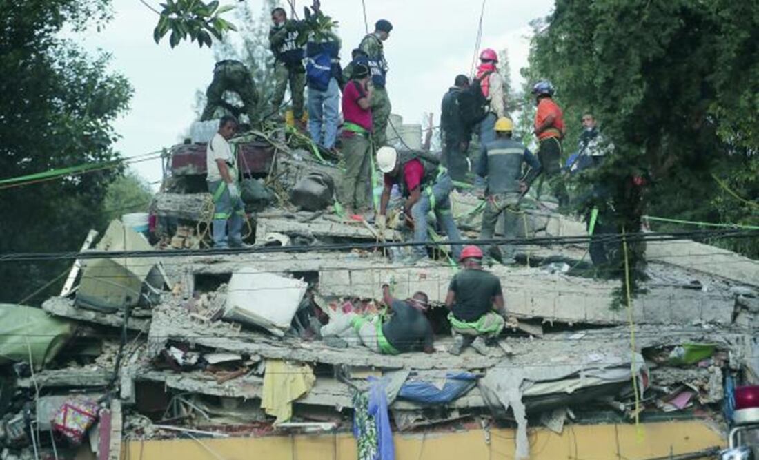 Rescue efforts in collapsed building - File photo/EL UNIVERSAL