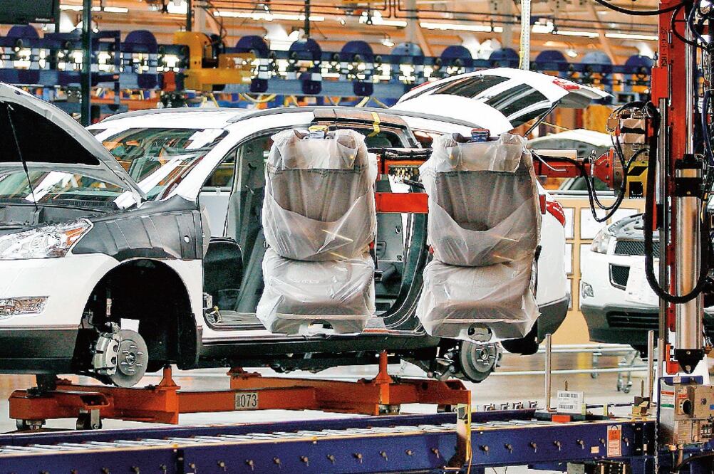 En la renegociación del TLCAN, EU propuso aumentar el contenido regional de los vehículos de 62.5% a 75% en tres años. (ARCHIVO EL UNIVERSAL)