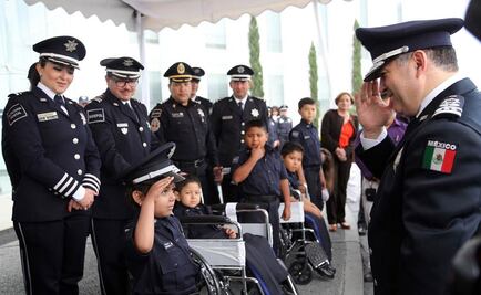 Reciben 10 niños con cáncer grado 'Policía Federal Honorario'