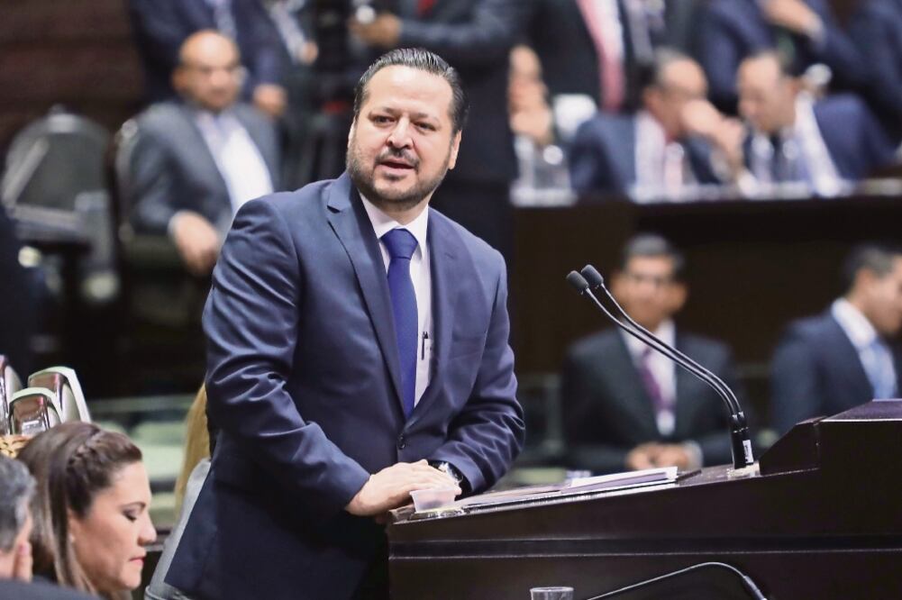 El líder de los legisladores de Acción Nacional, Fernando Herrera, señaló que su bancada ha sometido a debate público el tema de la conformación del SNA (ARCHIVO EL UNIVERSAL)
